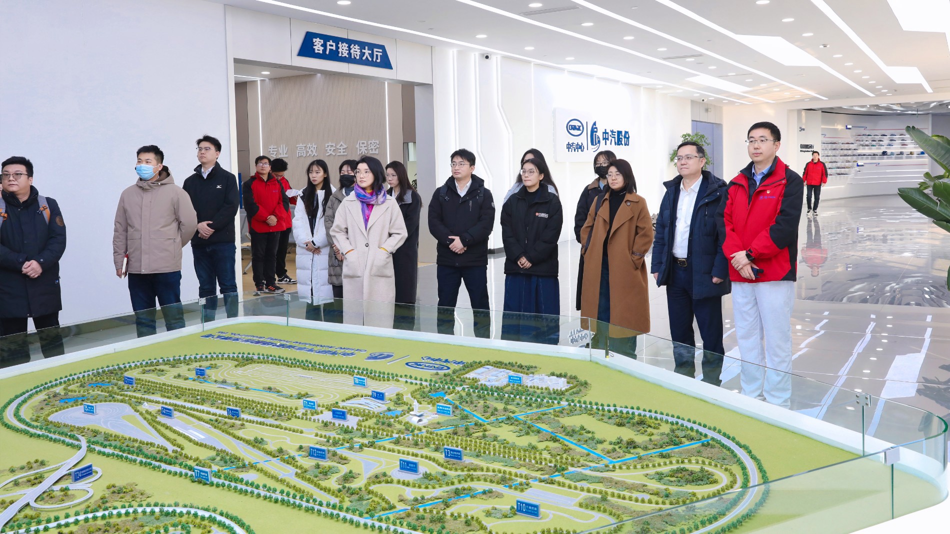 參觀1.jpg