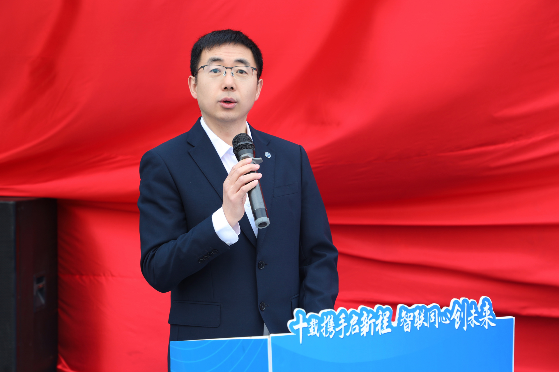 歐陽總講話特寫.jpg